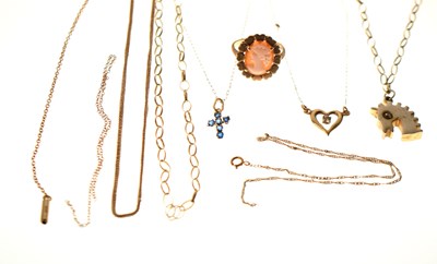 Lot 154 - Quantity of gold and yellow metal chains, etc