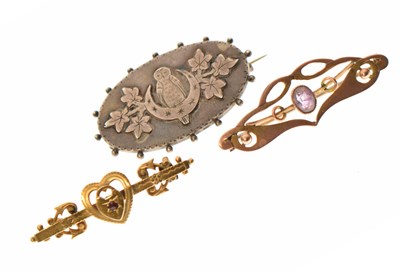 Lot 71 - Three antique brooches comprising: Art Nouveau amethyst 9ct rose gold brooch, etc