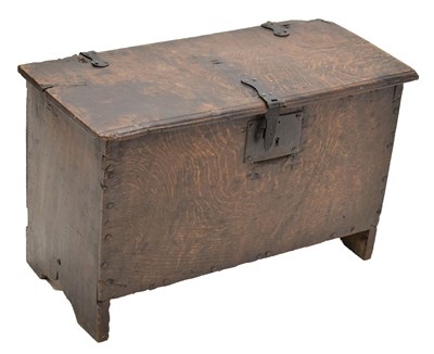 Lot 538 - Small late 17th century Welsh six plank 'coffer bach'
