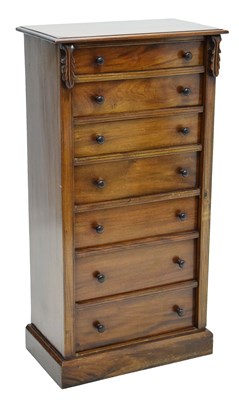 Lot 539 - 20th century mahogany 'Wellington' style pedestal chest of drawers