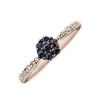 Lot 29 - White and blue diamond 9ct gold cluster ring