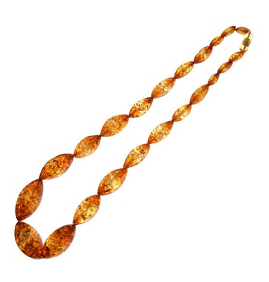 Lot 98 - Amber-coloured bead necklace