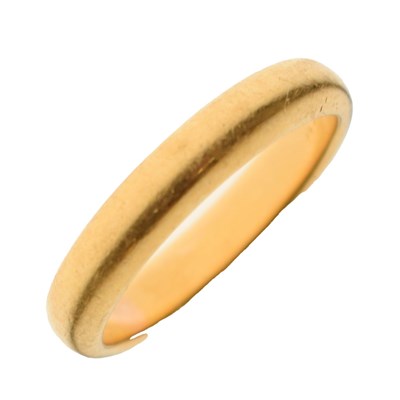 Lot 66 - 22ct gold wedding band