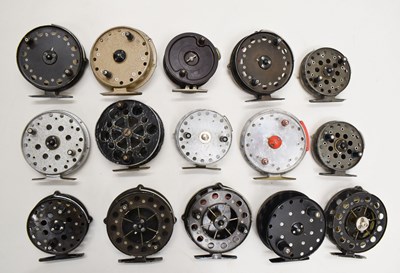 Lot 323 - A collection of fishing reels