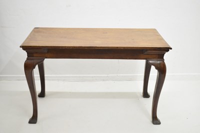 Lot 522 - George II 'red walnut' side table, probably Irish