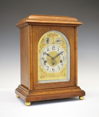 Lot 394 - Early 20th Century German oak-cased bracket clock