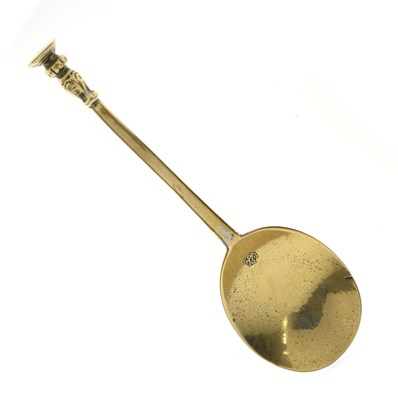 Lot 122 - Late 16th / early 17th century gilt metal seal top spoon