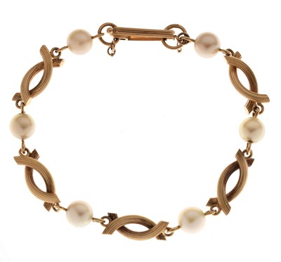 Lot 47 - Pearl yellow metal fancy link bracelet