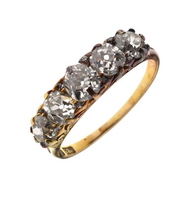 Lot 7 - Victorian diamond five stone 18ct yellow gold ring