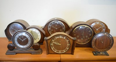 Lot 427 - Assorted mid 20th Century oak mantel clocks