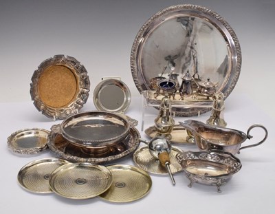 Lot 669 - Assorted plated wares