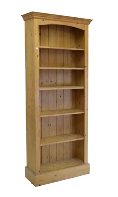 Lot 656 - Pine open bookcase