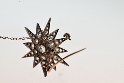 Lot 76 - Late Victorian diamond starburst brooch