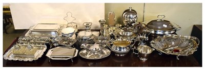 Lot 472 - Group of silver plated items