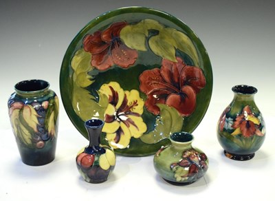 Lot 220 - Five pieces mid 20th Century Moorcroft pottery