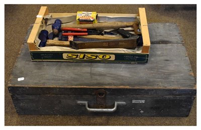 Lot 420 - Quantity of tools and a vintage tool box