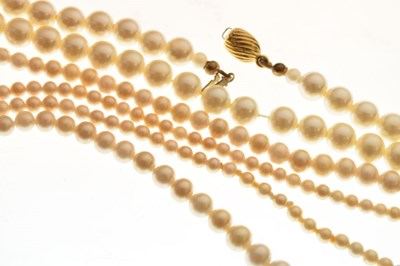 Lot 71 - Two pearl necklaces