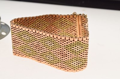 Lot 111 - Three-colour mesh bracelet