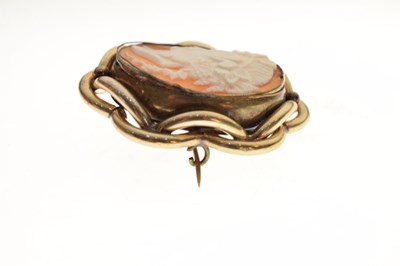 Lot 22 - Victorian shell cameo brooch