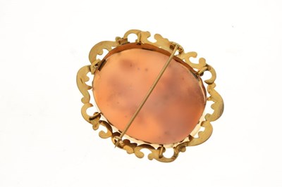 Lot 82 - Victorian shell cameo brooch