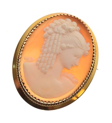 Lot 79 - Late Victorian shell cameo brooch