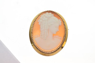 Lot 79 - Late Victorian shell cameo brooch