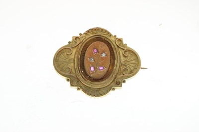 Lot 84 - Victorian brooch