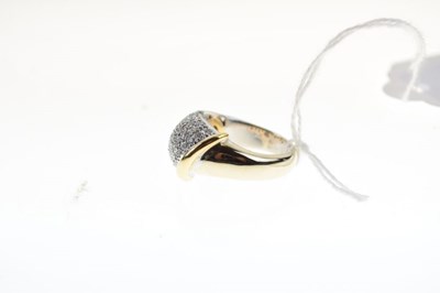 Lot 18 - Diamond pave set ring, stamped ‘750’