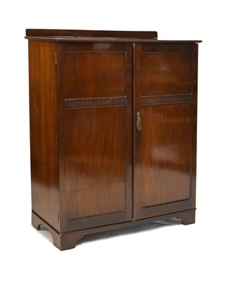 Lot 660 - Mahogany compactum wardrobe