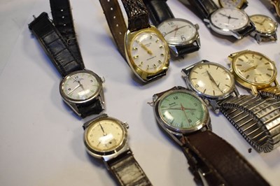 Lot 107 - Quantity of vintage gent's wristwatches
