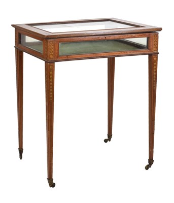 Lot 632 - Inlaid mahogany bijouterie or vitrine table