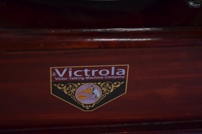 Lot 734 - Twin horn 'Victrola' gramophone, complete with handle