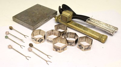 Lot 179 - Quantity of white-metal items, etc to include a set of six niello napkin rings, etc