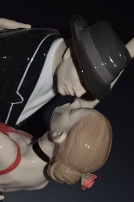 Lot 422 - Lladro porcelain figure group, - 'Passionate Tango' 0541