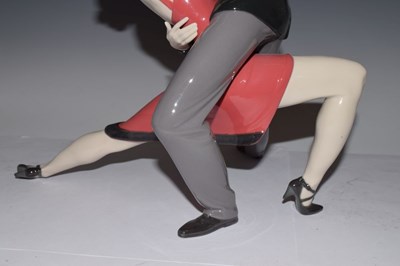 Lot 422 - Lladro porcelain figure group, - 'Passionate Tango' 0541
