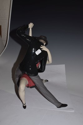 Lot 422 - Lladro porcelain figure group, - 'Passionate Tango' 0541