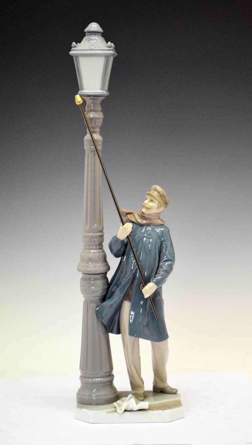 Lot 428 - Lladro porcelain figure - 'Lamplighter', 5205