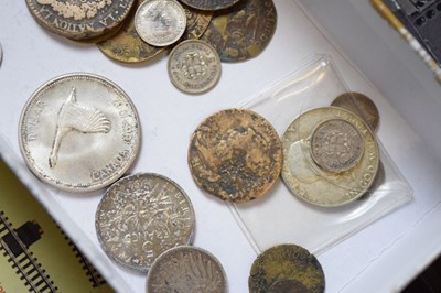 Lot 147 - Quantity of world silver and other coinage