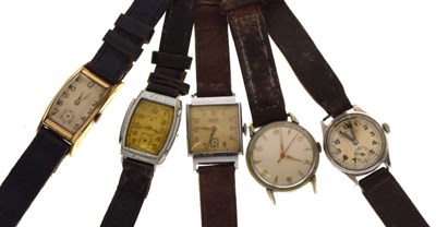 Lot 111 - Five assorted vintage gent's wristwatches