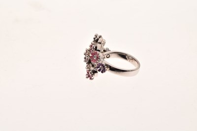 Lot 40 - Diamond kinetic enamel flowerhead ring