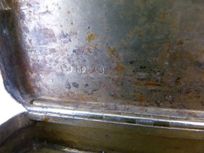 Lot 176 - Nathaniel Mills - Victorian silver table snuff box