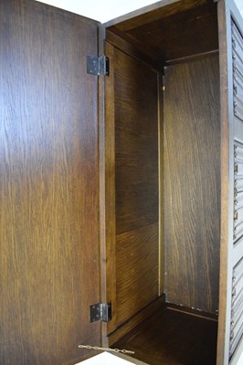 Lot 599 - Reproduction oak blanket chest