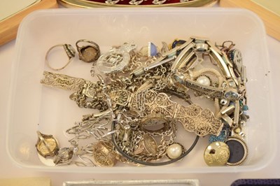 Lot 88 - Quantity of silver jewellery