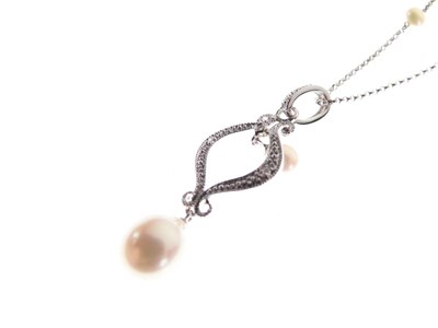 Lot 52 - Cultured pearl and diamond pendant