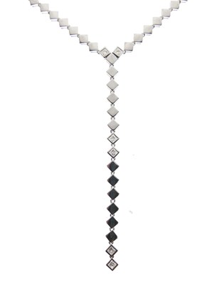 Lot 43 - 18ct white gold necklace