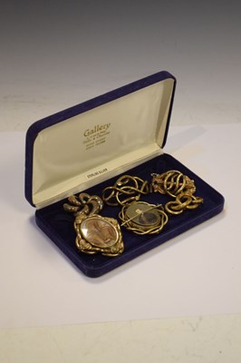 Lot 61 - Collection of six Victorian brooches