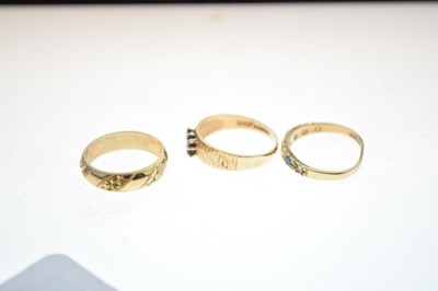 Lot 39 - Three 9ct gold rings