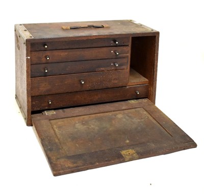 Lot 551 - Tool box with fitted interior