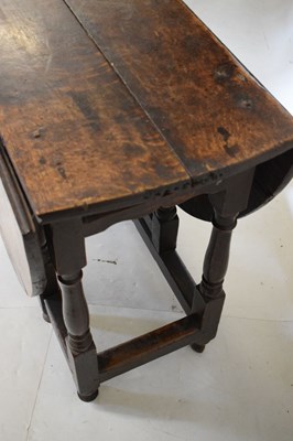 Lot 715 - 17th/18th century oak oval gateleg dining table