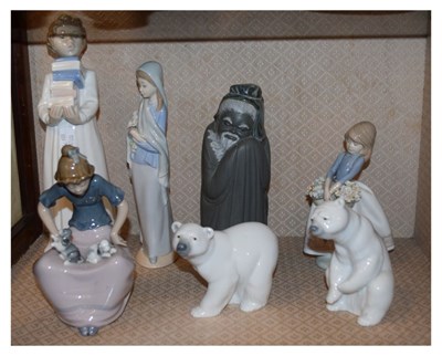 Lot 372 - Five Lladro/Nao figures and two Polar Bears